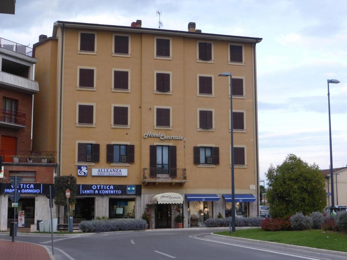 Hotel Centrale Chiusi Exterior photo